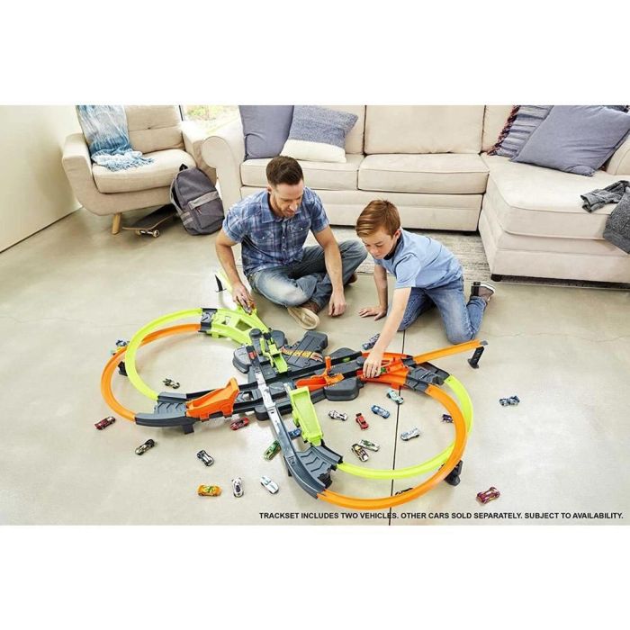 Hot Wheels Colossal Speed Crash Motorized Track Set Toy Deals