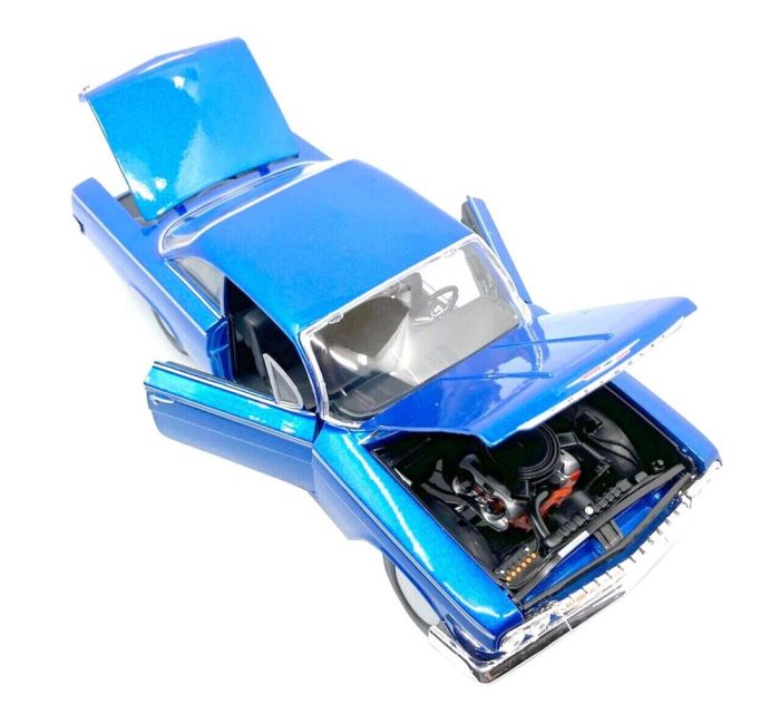 Maisto 1/18 Scale 1962 Chevrolet Bel Air Model Car | Toy Deals